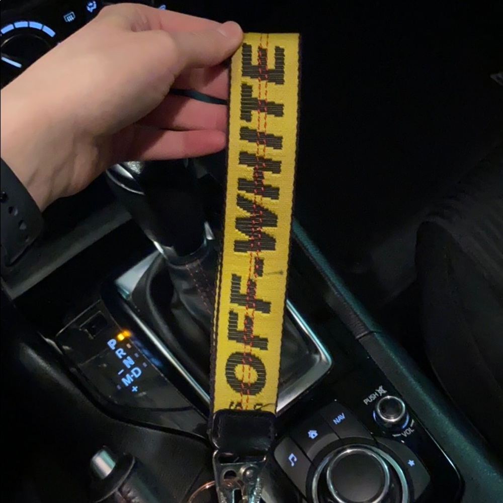 Off-White Keychain - Picture 3 of 4